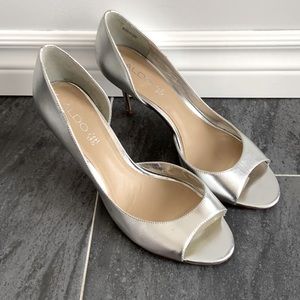 🌸Gorgeous Aldo silver high heels